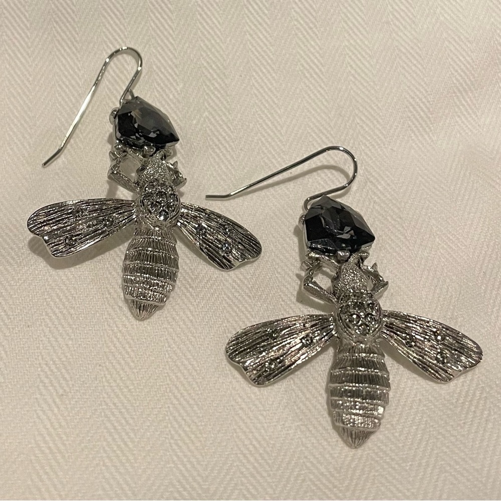 RUNWAY OSCAR DE LA RENTA HAUTE COUTURE SAPPHIRE BEE EARRINGS